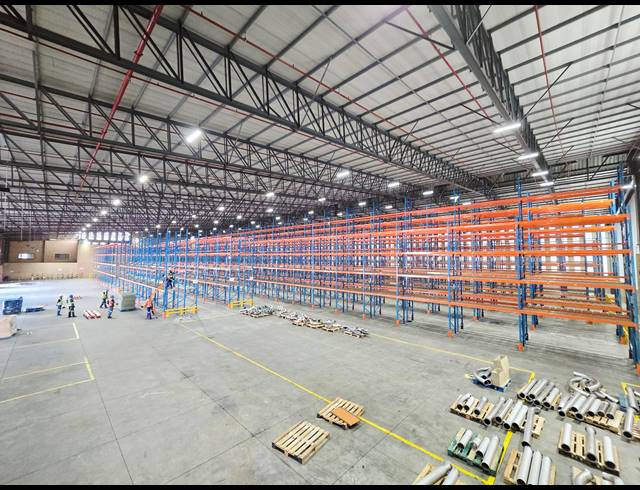 14,590M² WAREHOUSE TO LET IN NORTH RIDING